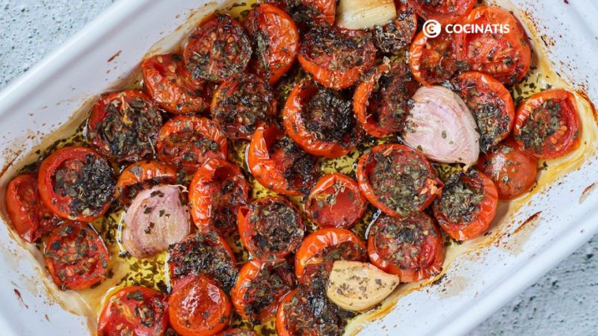 Fuente de tomates cherry confitados