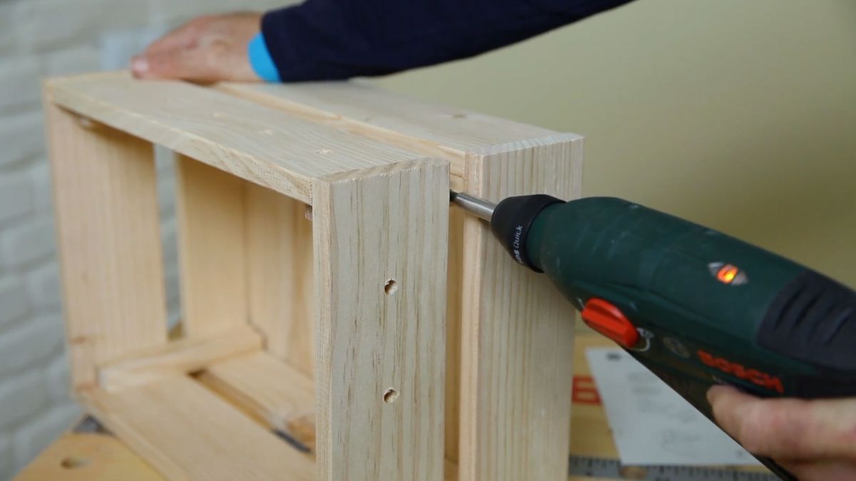 Hacer una mesilla de noche con una caja de madera paso 4
