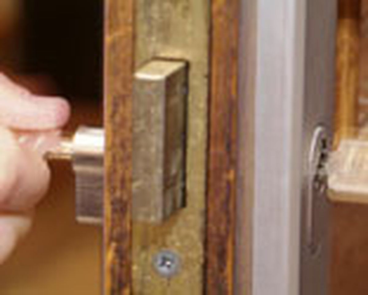 briconsejo 2 0450 Automatizar cerradura existente paso 1