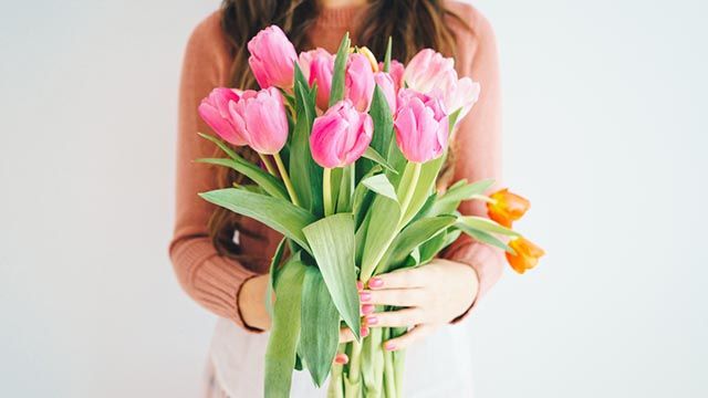 regalar tulipanes