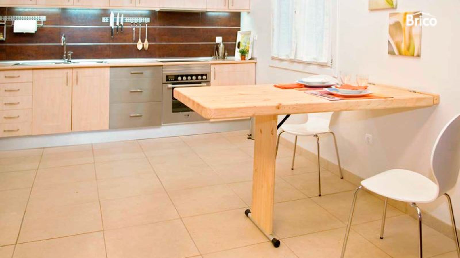 Barra de madera en la cocina