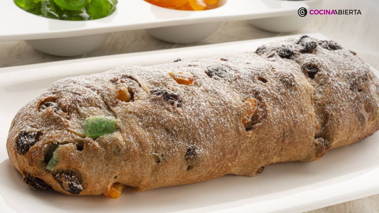 El pan stollen se come en Alemania durante la Navidad, tanto para desayunar como de postre