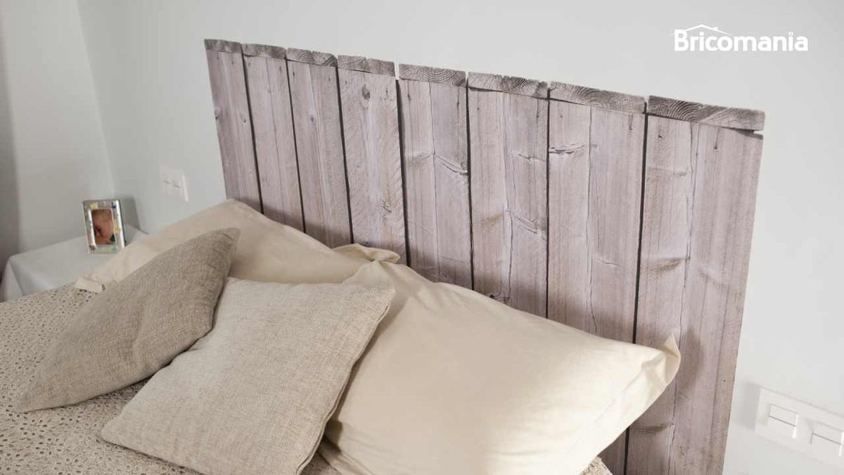 Cabecero adhesivo en una pared