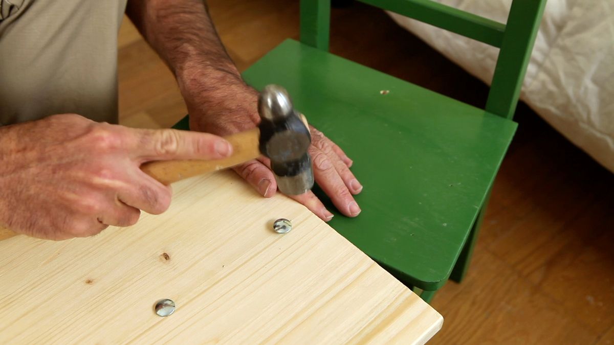 Hacer un banco con dos sillas paso 8