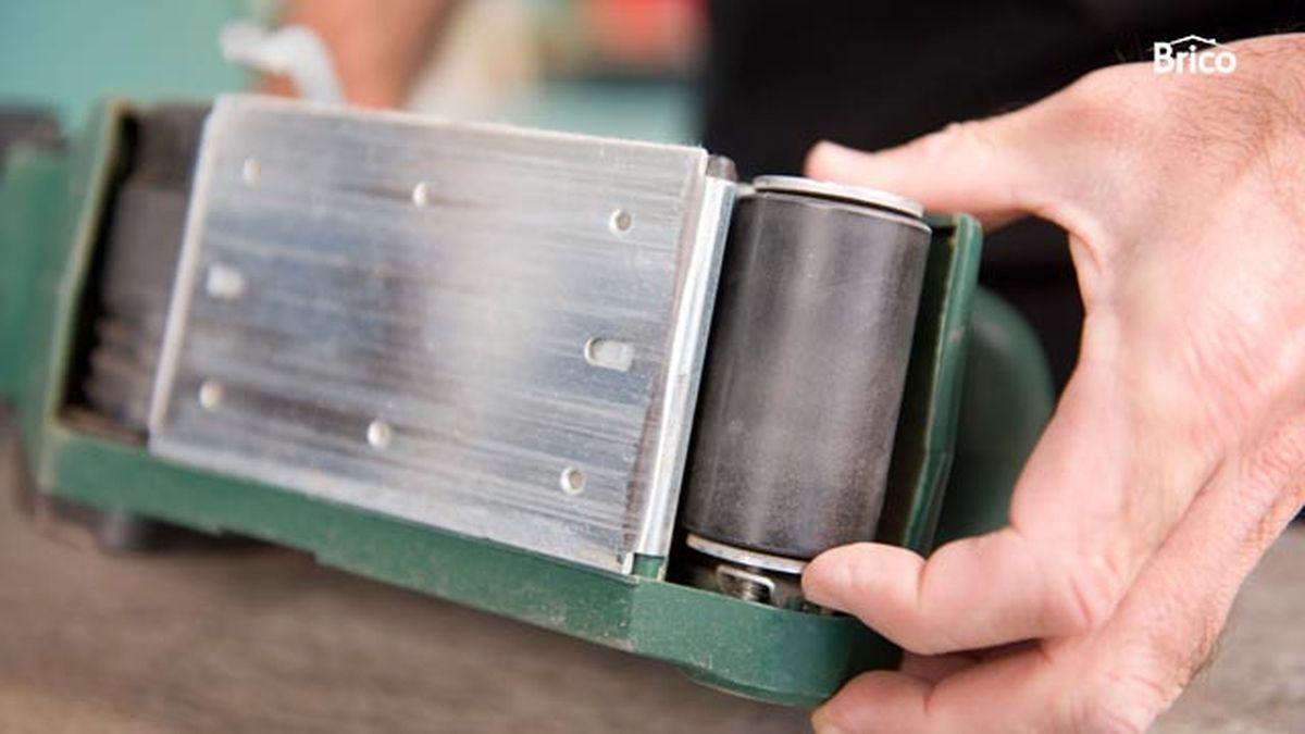 brico 0532 2 Lijadora banda paso 1