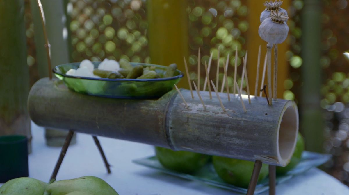 Tiestos y recipientes con tallos de bambú recipiente