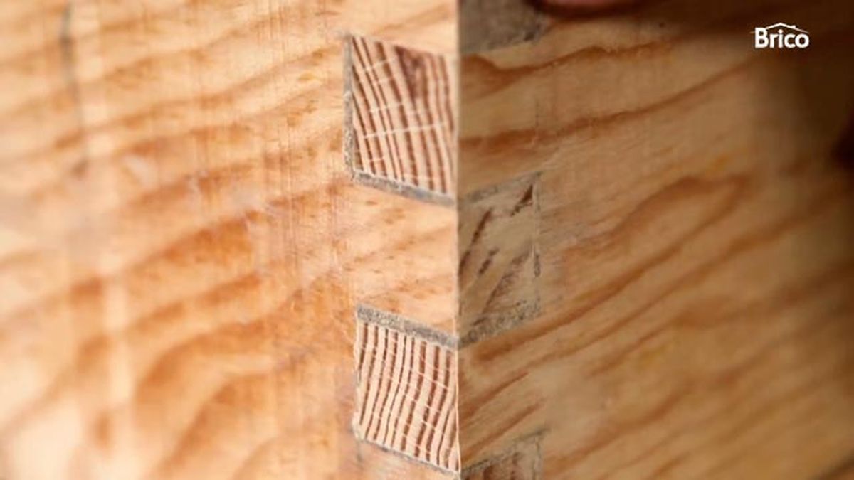 Cómo hacer masilla para tapar las fijaciones en madera paso 6