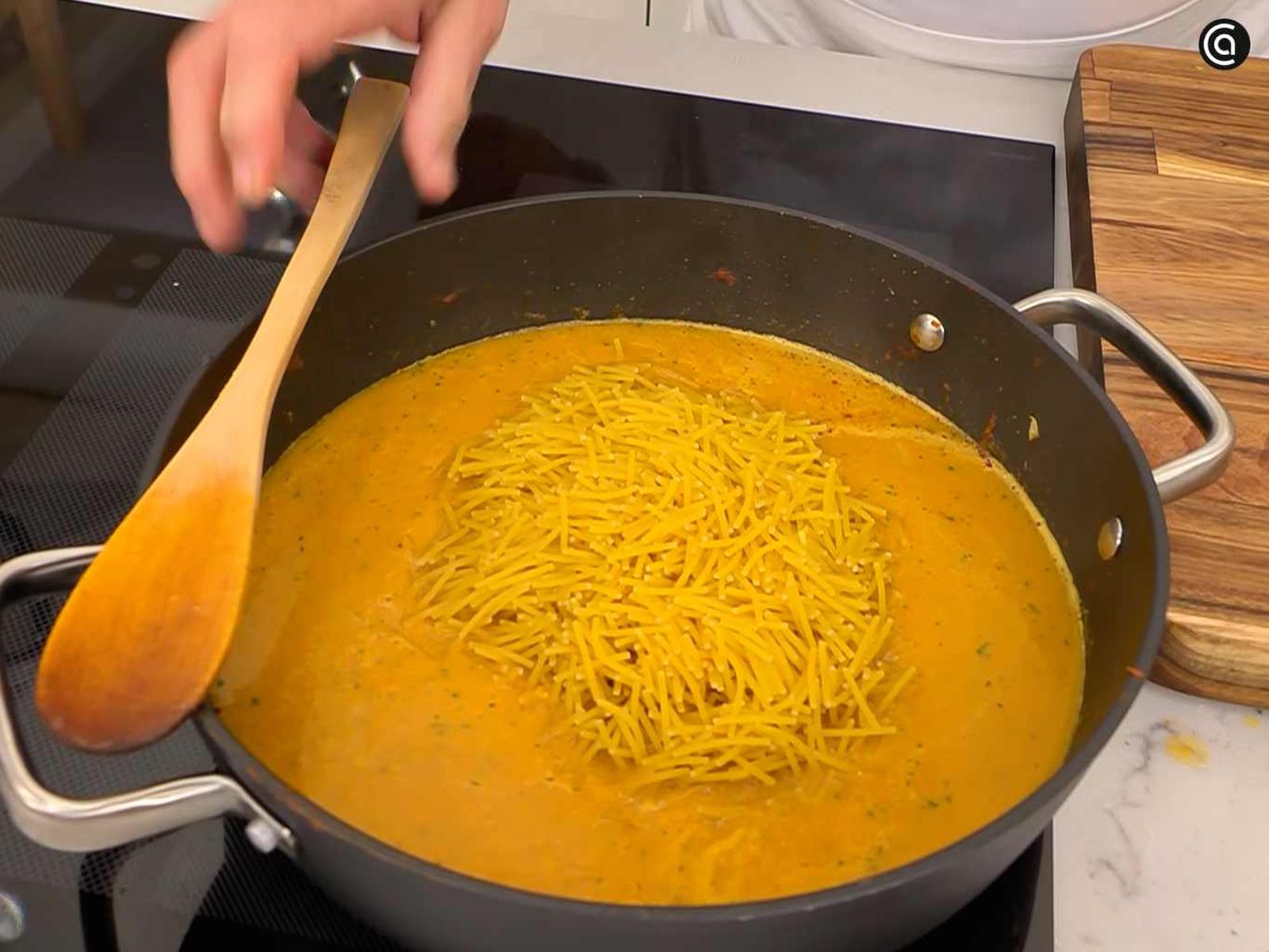 Cuece los fideos