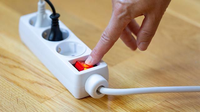 consejos de OCU para ahorrar hasta 40 euros factura de la luz