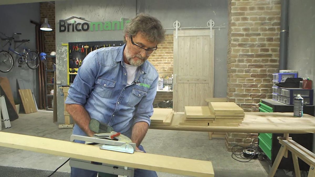 brico 1015 columna industrial luminosa paso 1