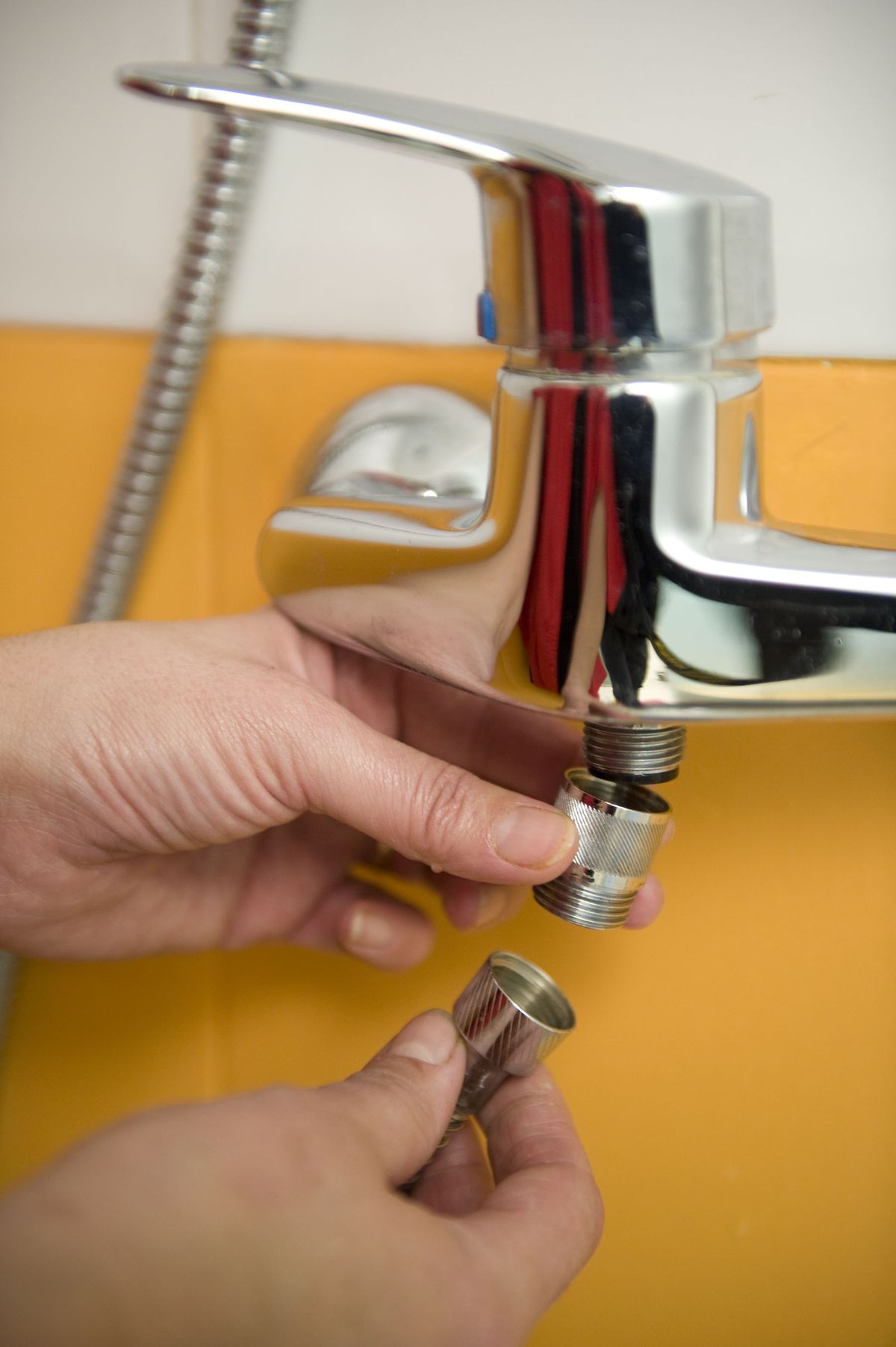 Ahorro agua ducha: Cambiar mango paso 6