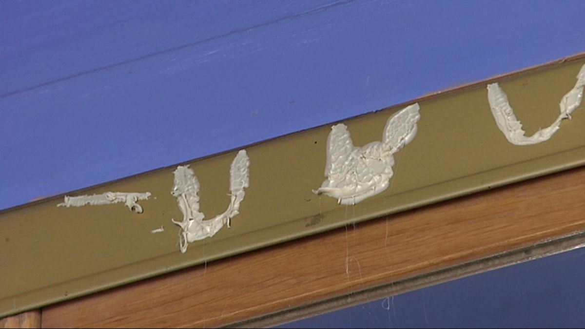 Fijar remate en puerta corredera paso 6