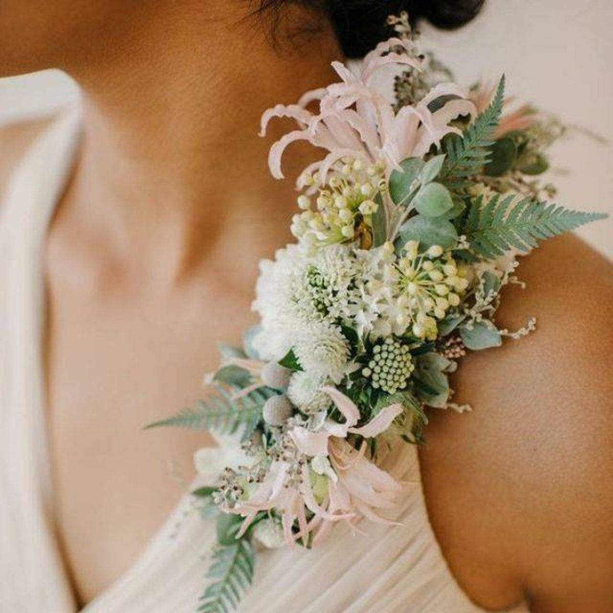 ramo de novia original broche