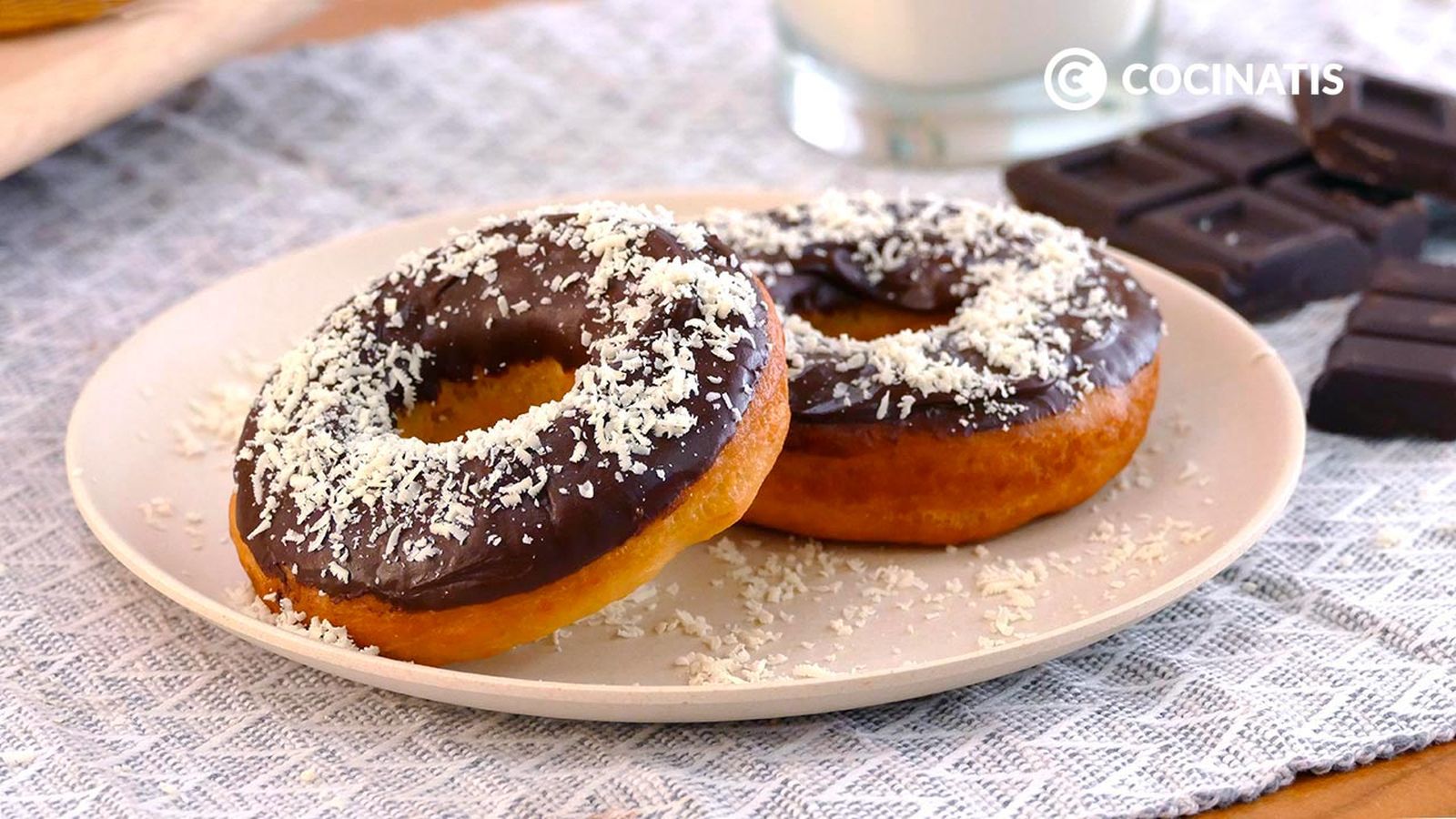Cómo hacer donuts caseros esponjosos con chocolate
