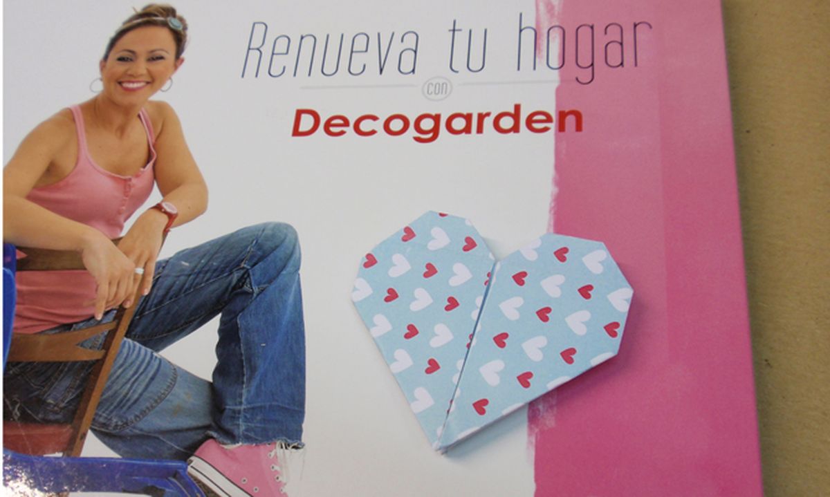 Marcapaginas con forma de corazón paso 15