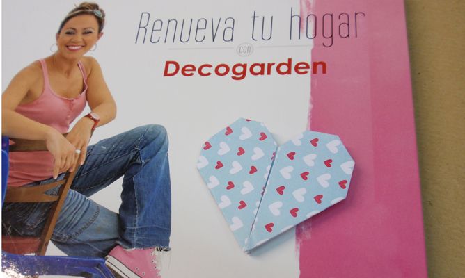 Marcapaginas con forma de corazón paso 15