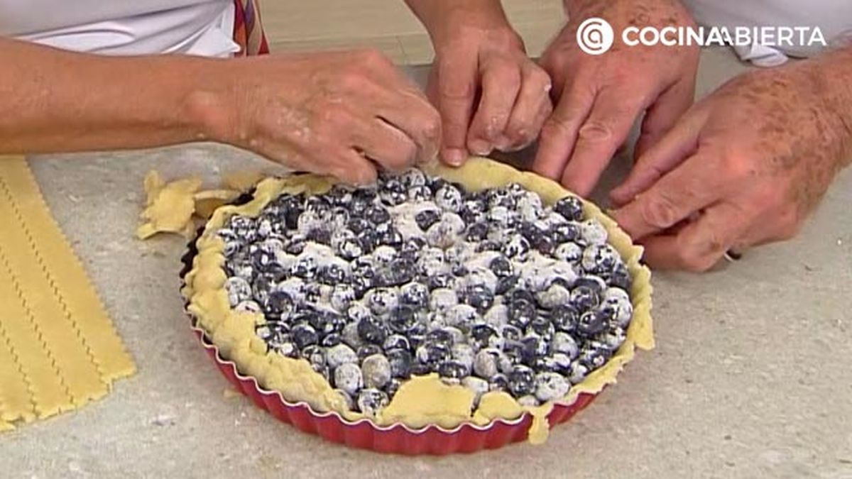 tarta de arandanos americana con masa quebrada casera receta facil eva arguinano paso4