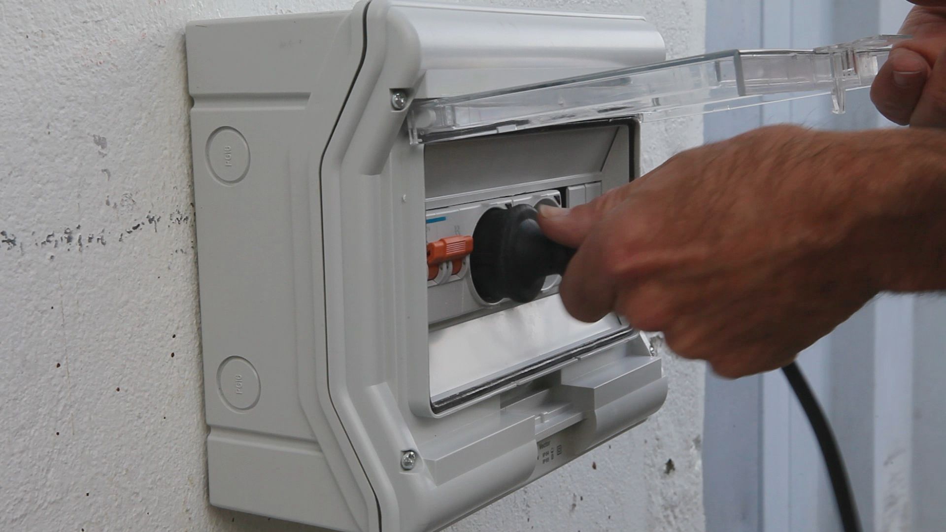 Caja de enchufes de exterior paso 9