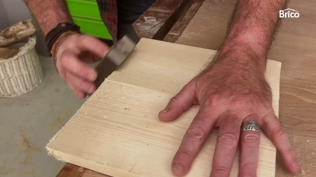 como hacer una mesita de noche paso12