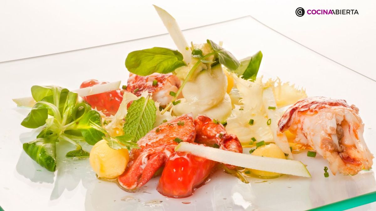 La ensalada de bogavante es una receta muy fácil para ocasiones especiales