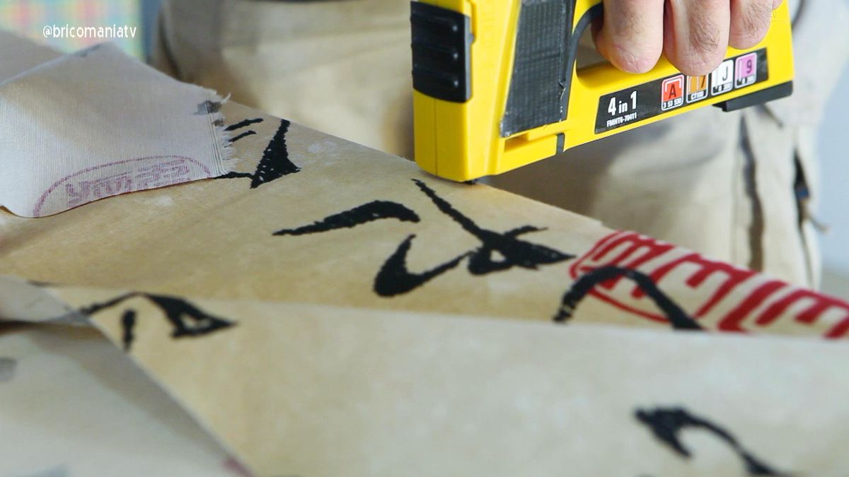 Cómo hacer cuadros de tela paso 7