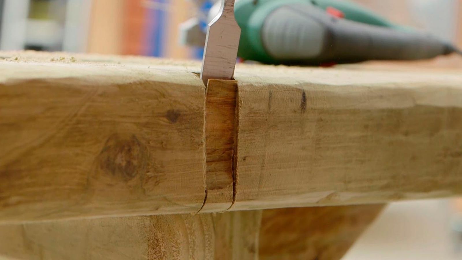 Cómo hacer bancos con traviesas de madera paos 10
