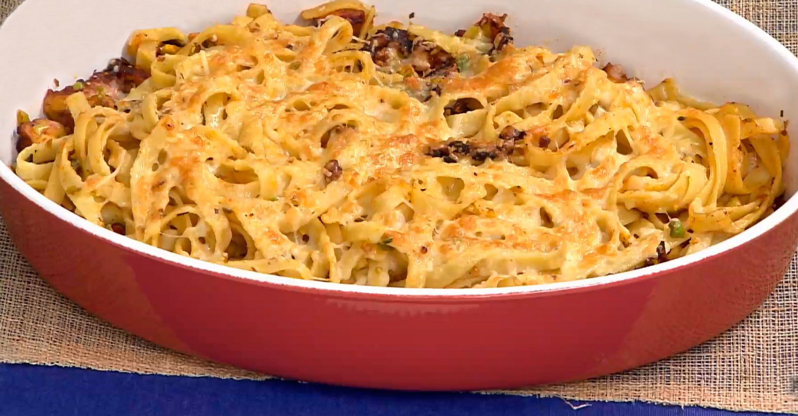 CABI0072 Amaia Tagliatelle al horno con pulpo y pistachos emplatado