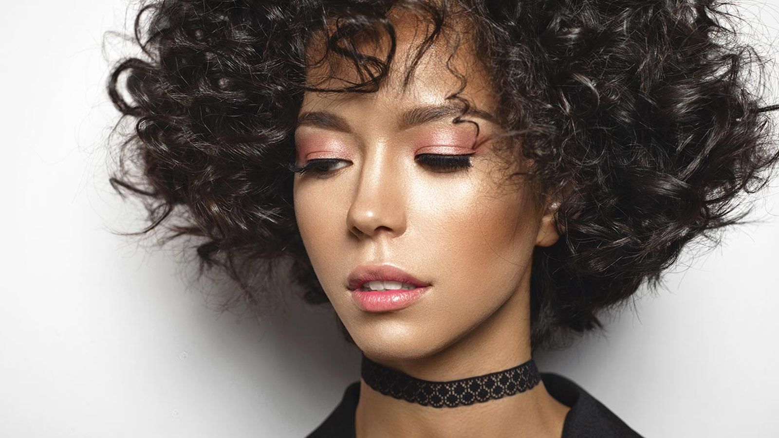 tecnica strobing iluminar rostro con correctores iluminadores highlighter