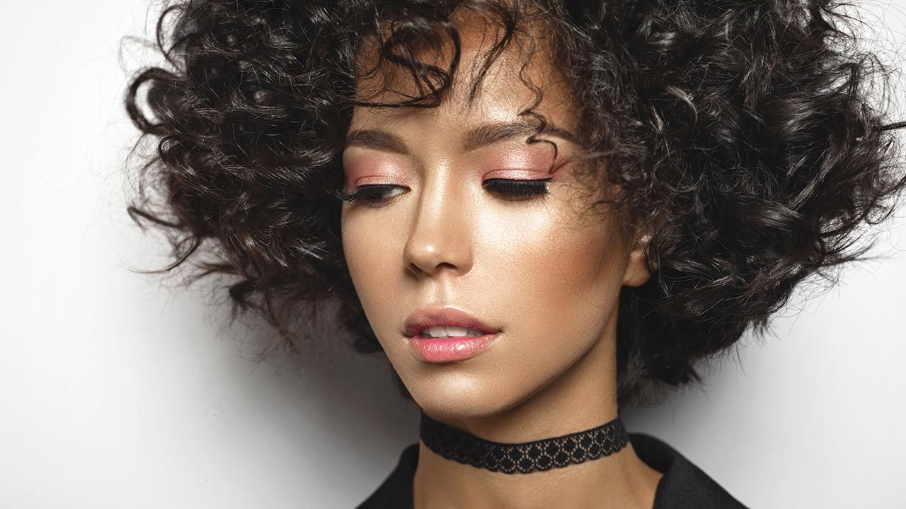 tecnica strobing iluminar rostro con correctores iluminadores highlighter