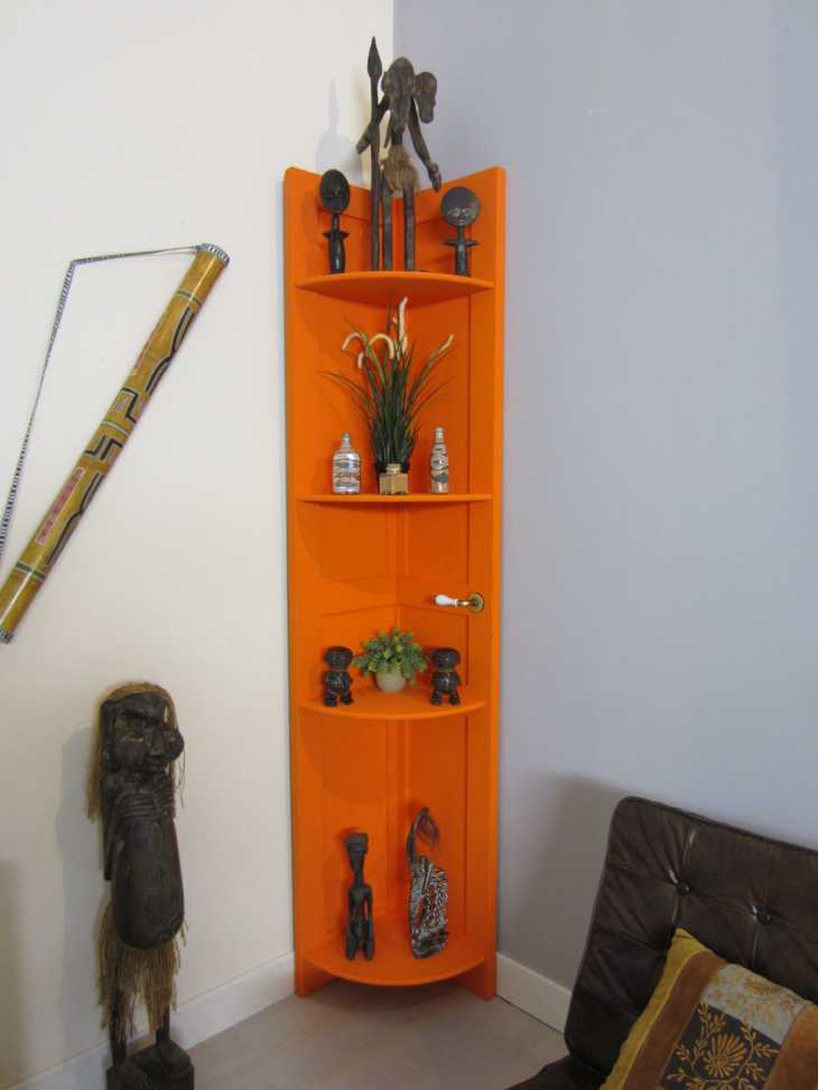 mueble rinconero con baldas