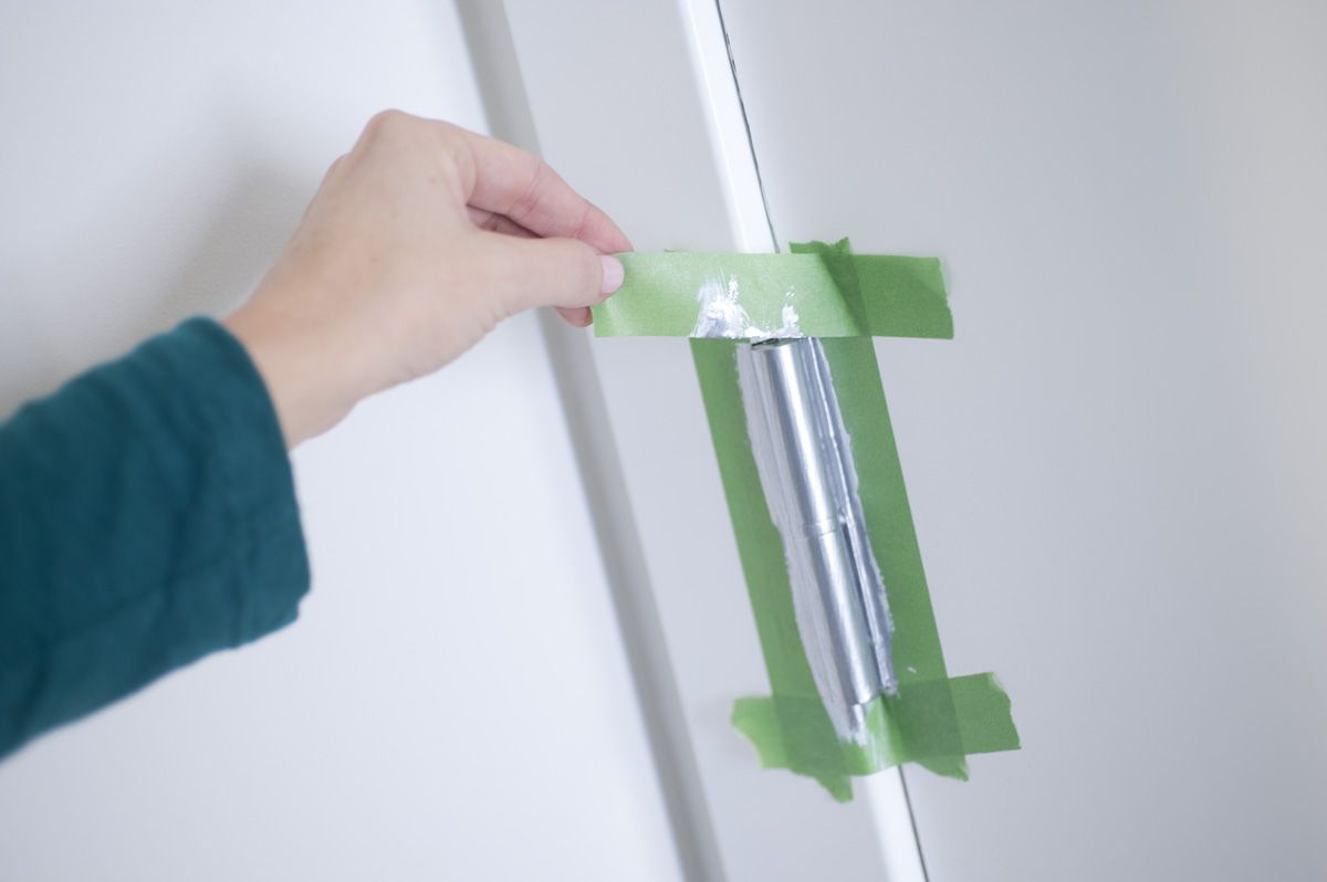 Bricomania 685 2 Pintar bisagras de puerta p5