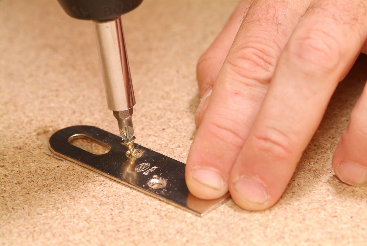 Estantería con baldas móviles paso 5