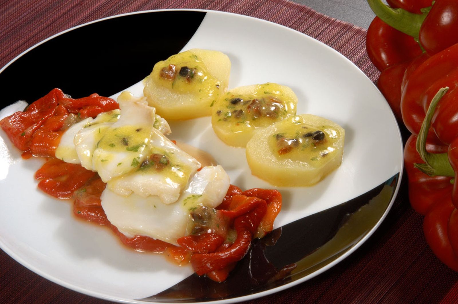 Ensalada de patatas, morrones y bacalao