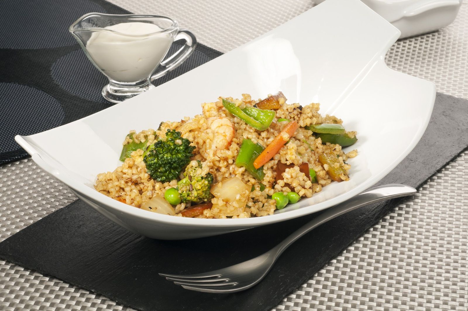 323. WOK DE BULGUR CON VERDURAS Y GAMBAS