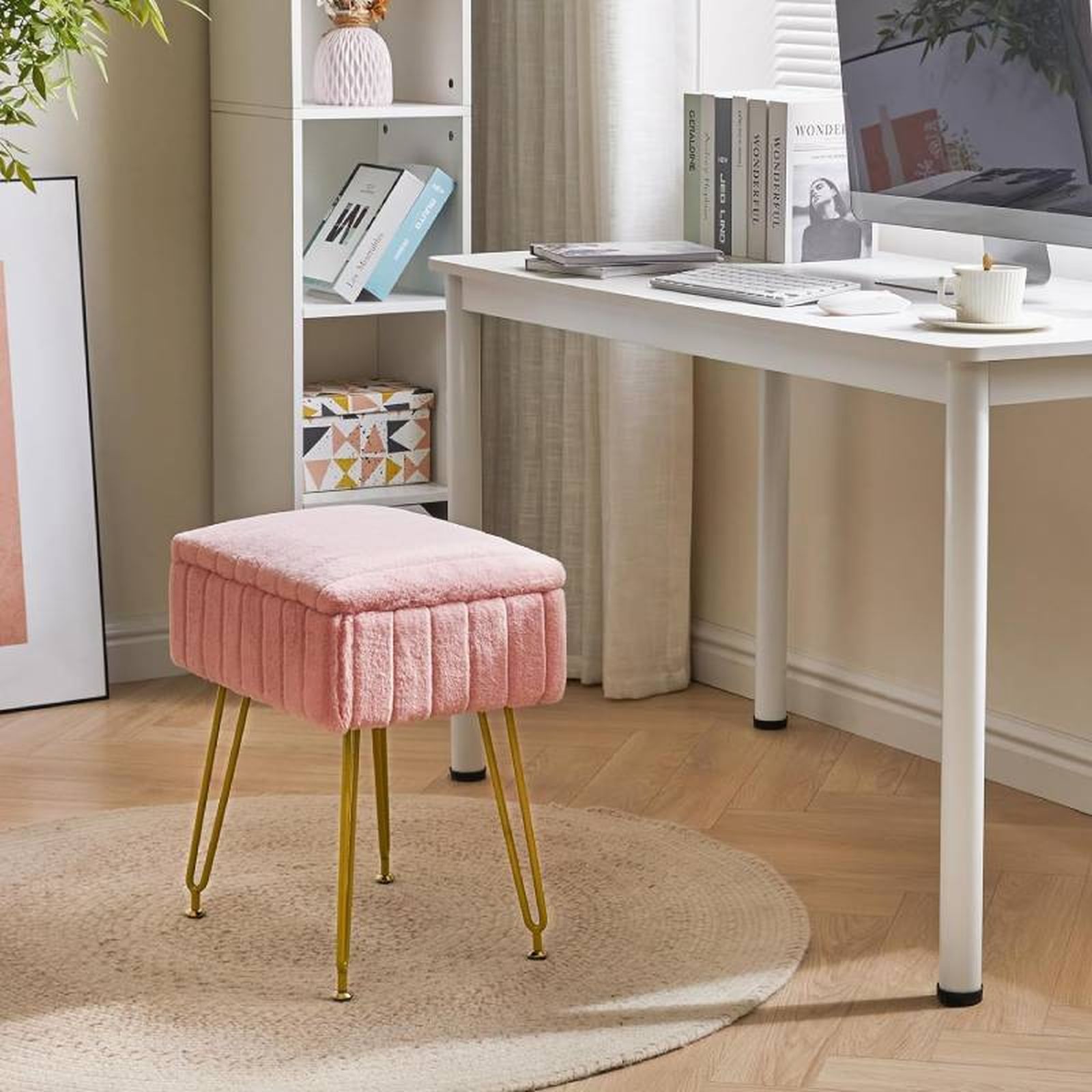 Banqueta rosa con almacenamiento.
