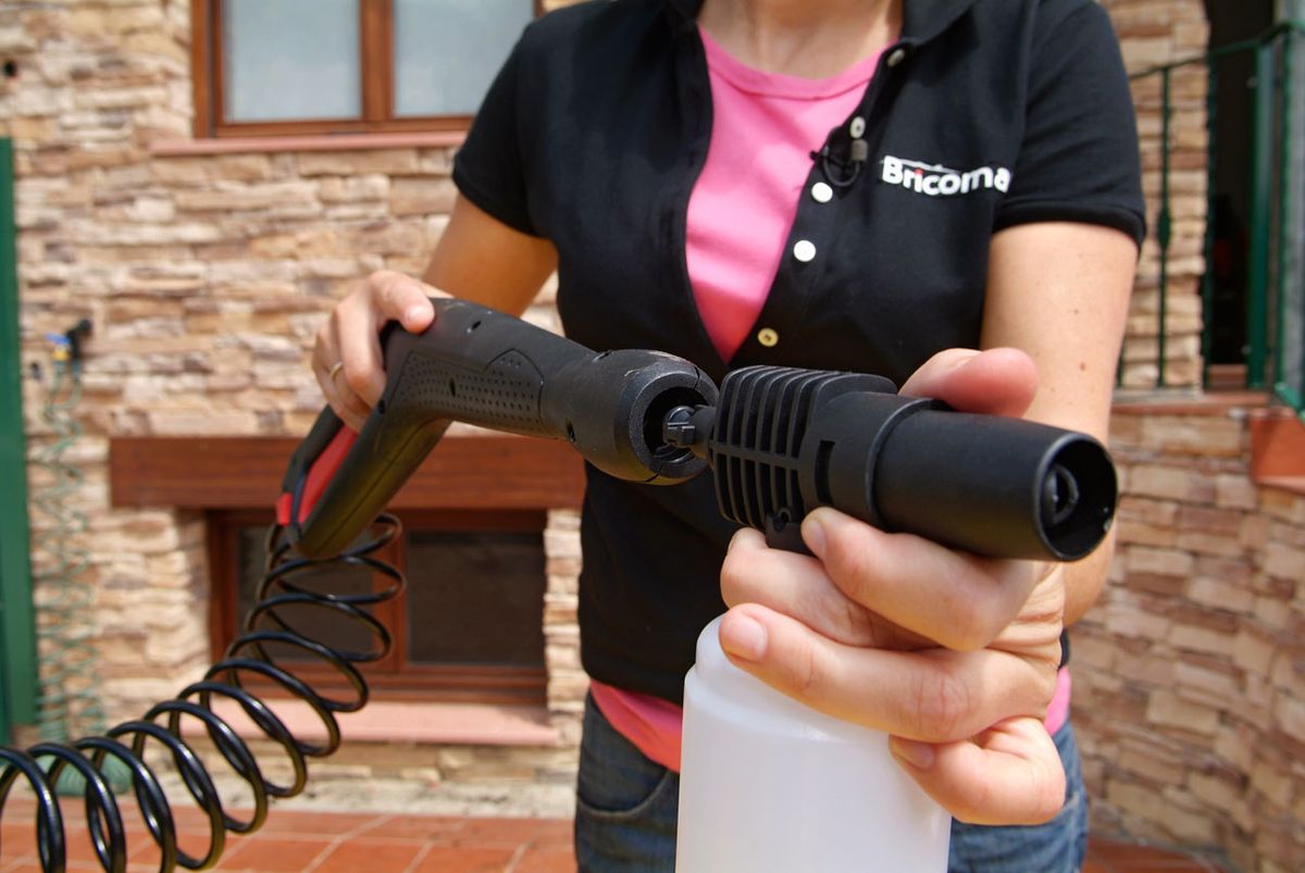 Limpiar la terraza con limpiadora a presión paso 3