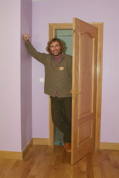 Cómo colocar una puerta paso 11