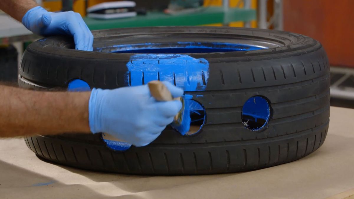 Cómo hacer un paragüero con un neumático paso 5