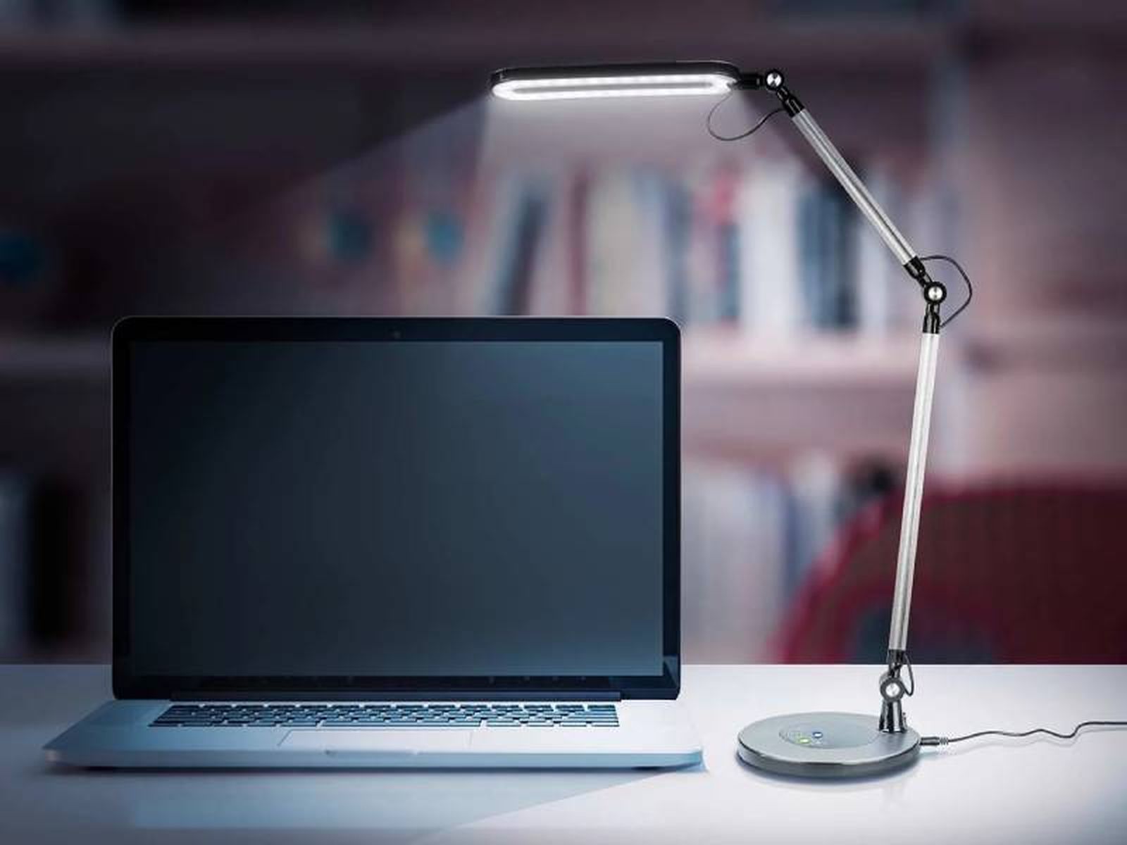 Lámpara led para el escritorio.