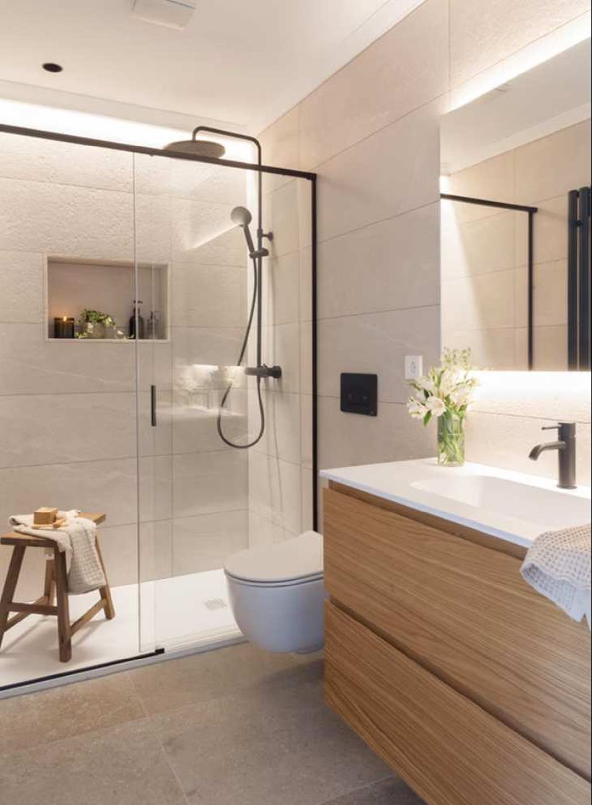 Hornacina rectangular en un baño