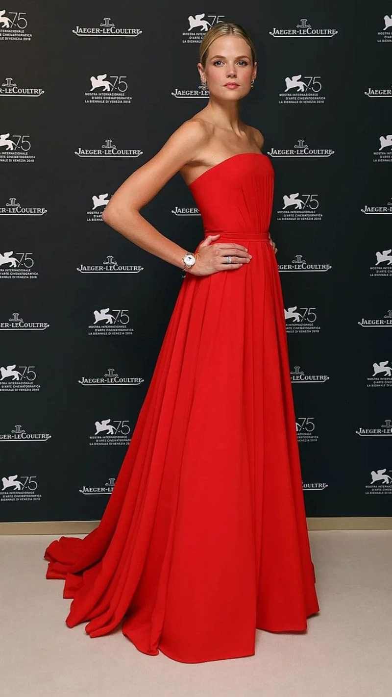 Vestido de gala rojo con palabra de honor