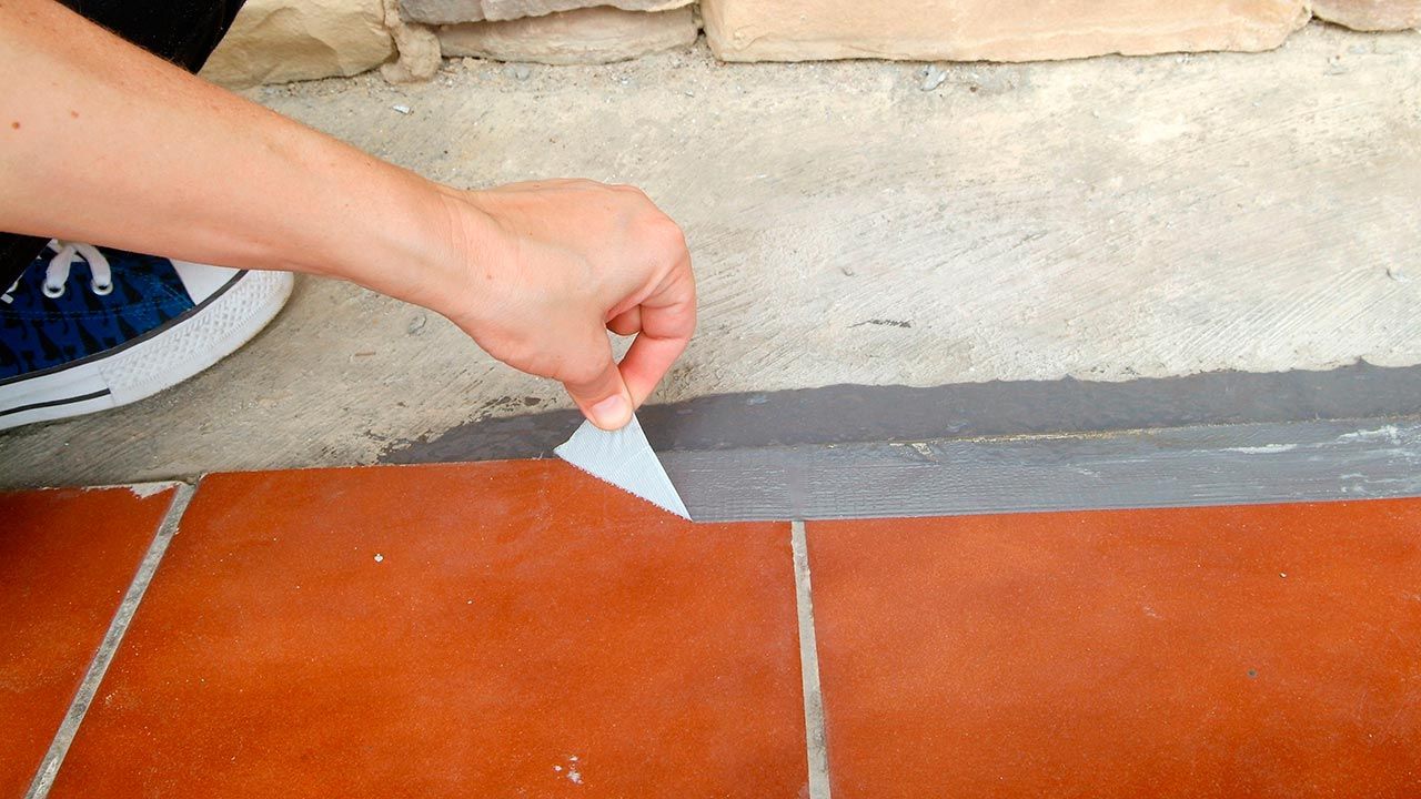 brico 0502 2 arreglo grieta suelo exterior paso 7