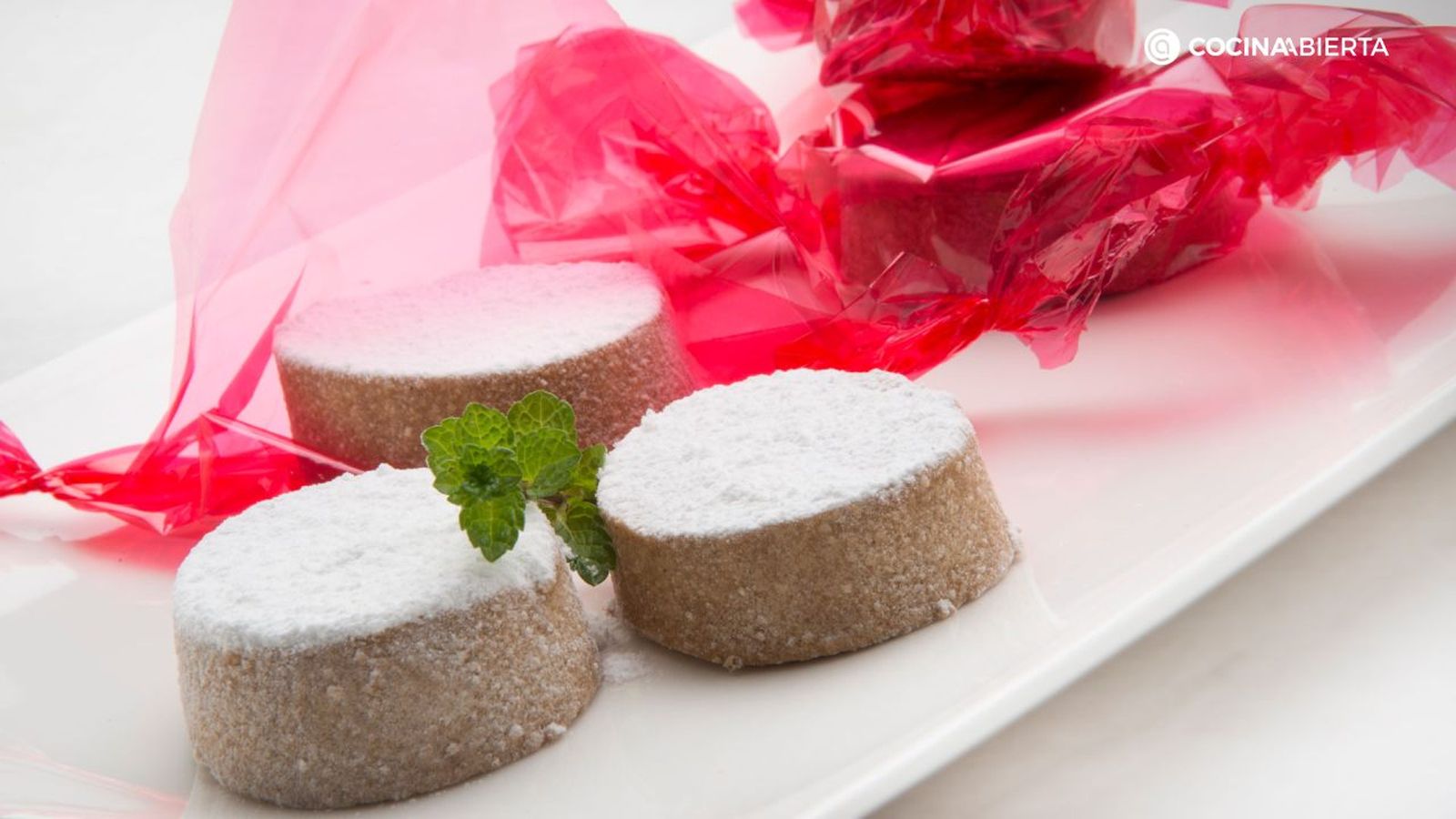 Sorprende a tus invitados con unos polvorones caseros con la receta de Eva Arguiñano