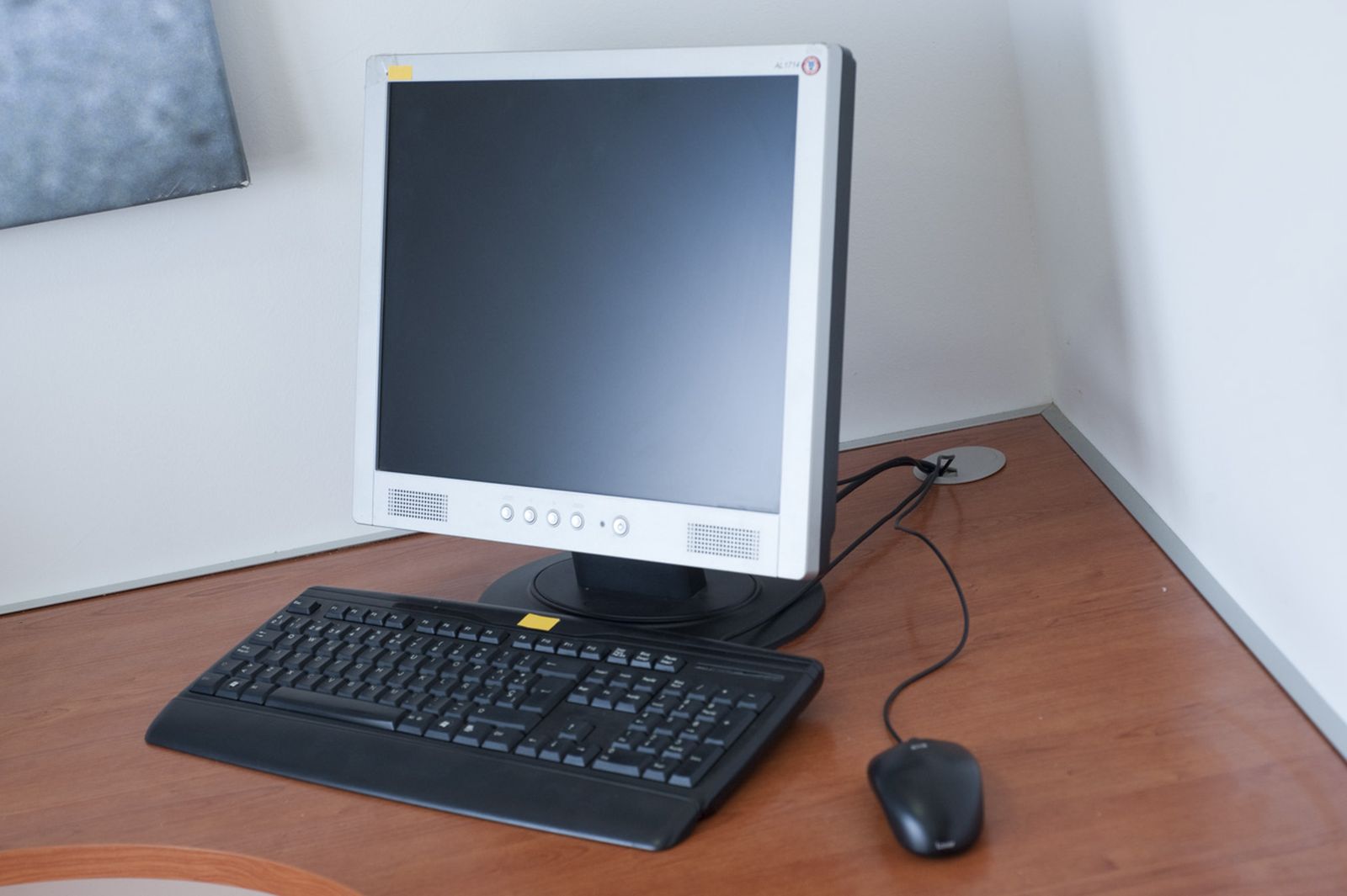 Colocar tapa pasacables de bricomanía