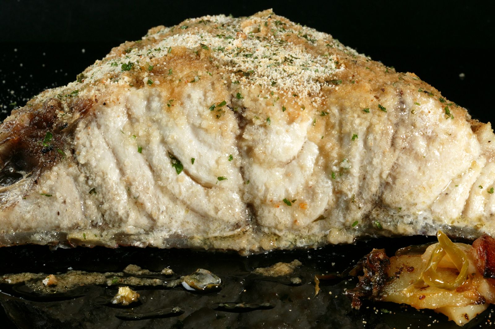 Mero con patatas panadera