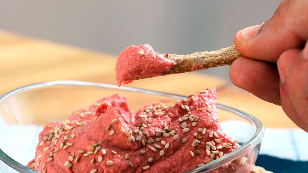 Recopilatorio de patés vegetales y cremas para untar  hummus de remolacha