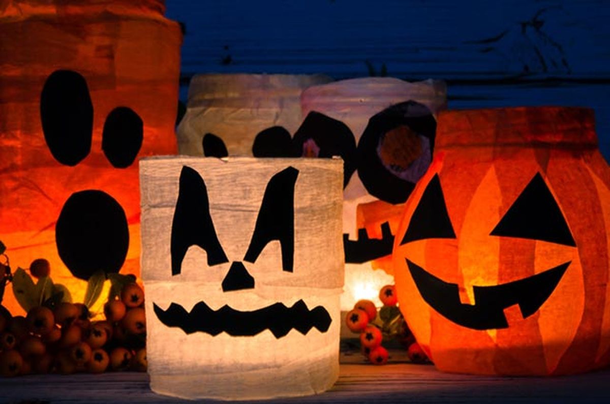 Vasos y tarros de cristal decorados para Halloween 1