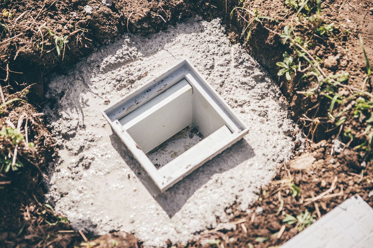 Cómo instalar un desagüe y una arqueta en el jardín paso 8