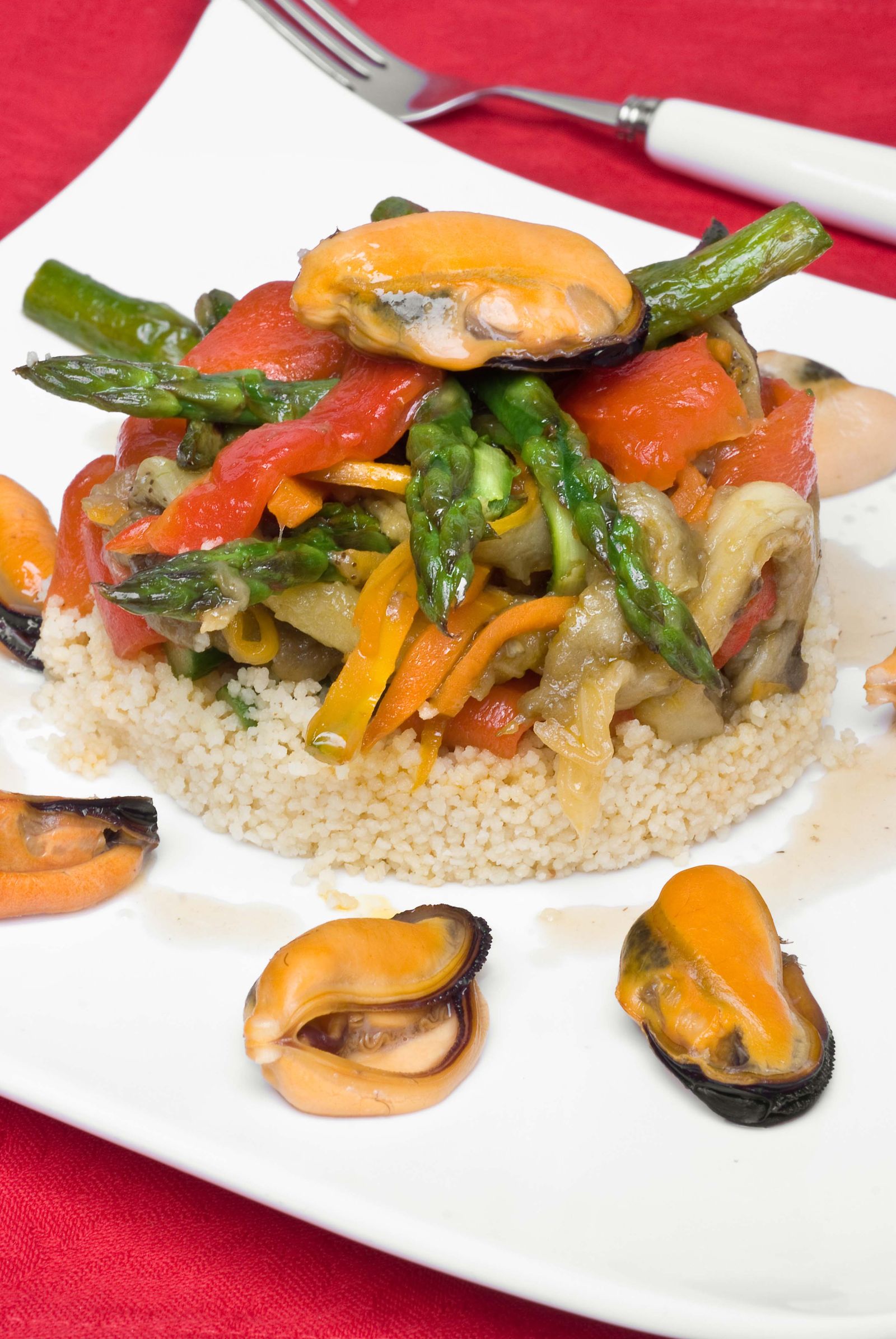 timbal de verduras con cuscus y mejillones xl