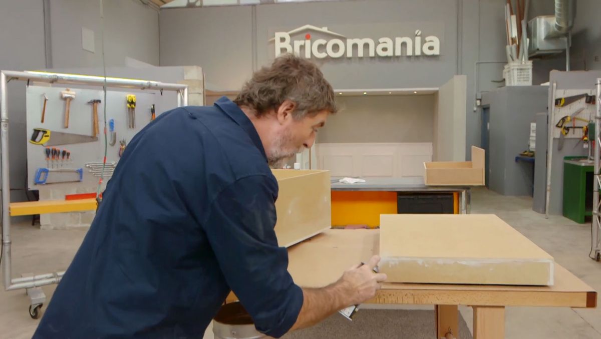 Cómo hacer un zapatero con forma de caja de zapatillas paso 9